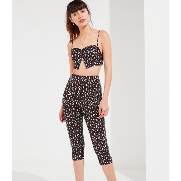 🌞Urban Outfitters Sadie Floral Bralette Top - Picture 3 of 7